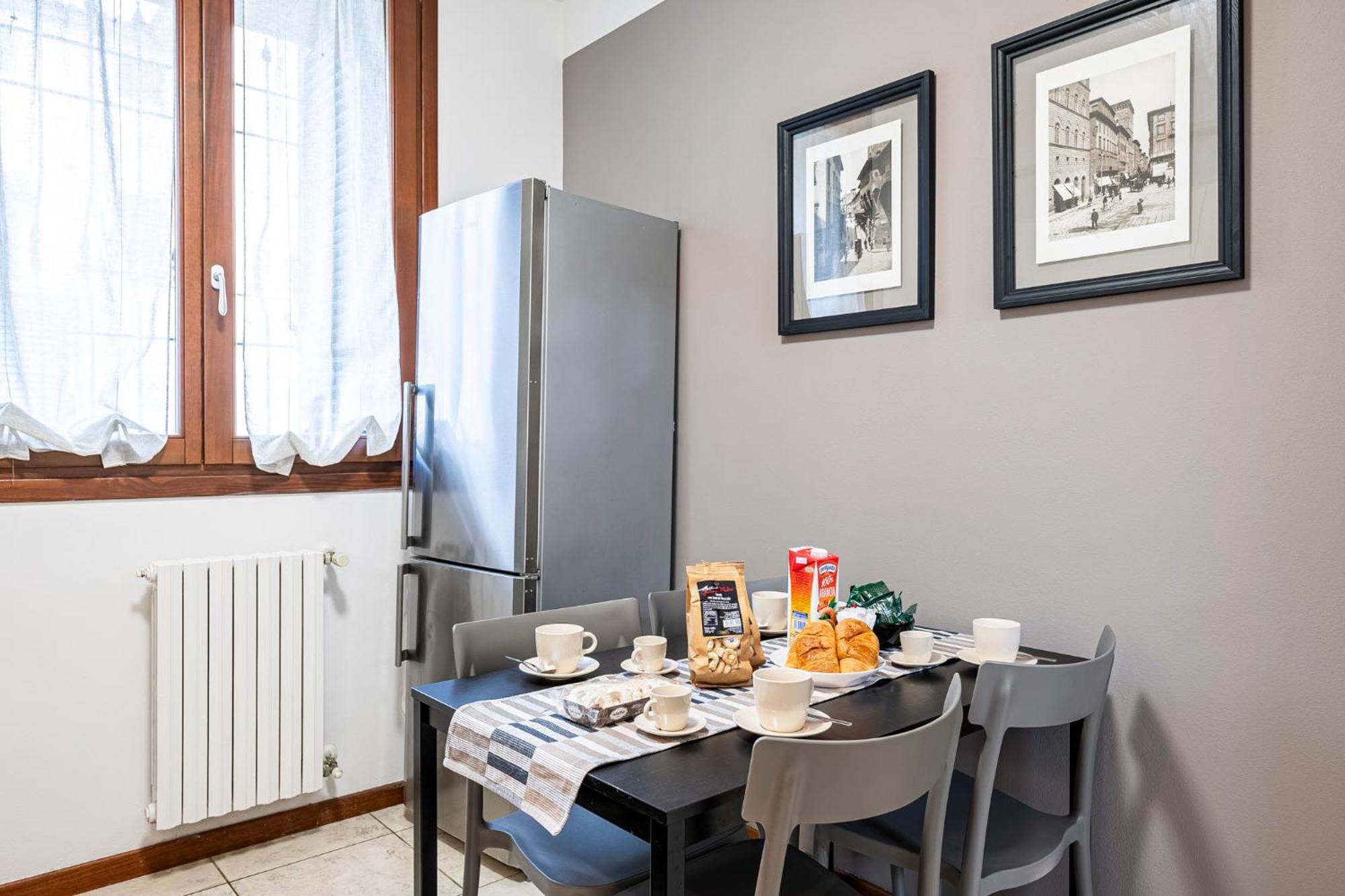 "Once Upon A Time" Cherubini Palace Thematic Apartments Free Parking Florence Buitenkant foto