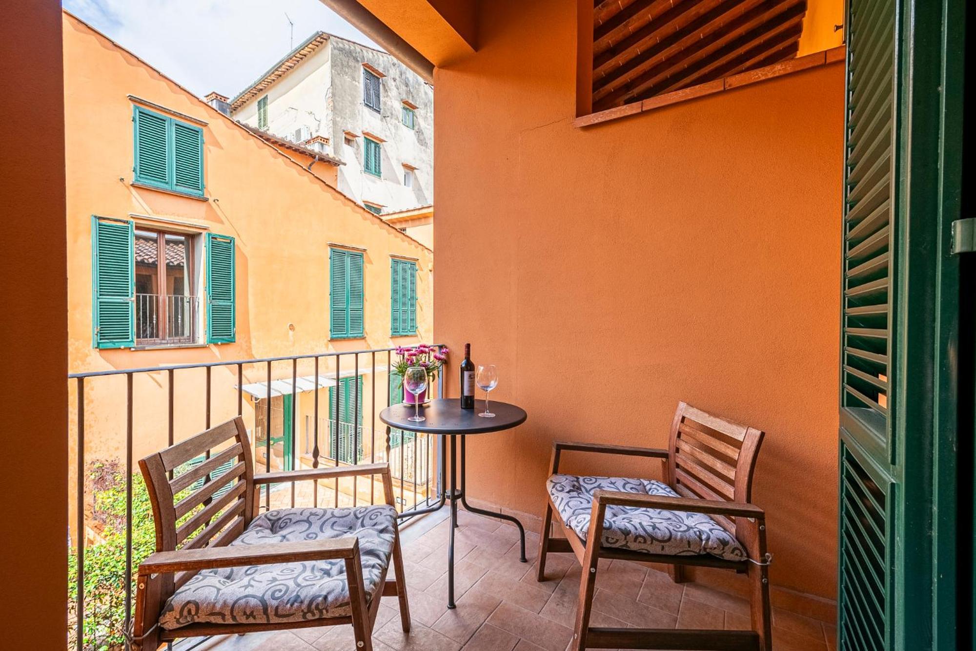 "Once Upon A Time" Cherubini Palace Thematic Apartments Free Parking Florence Buitenkant foto